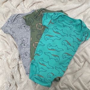 ☀️5/$10 12M onesies